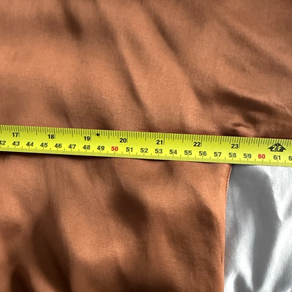 BSB V-Neck Blouse | 100% Viscose Satin-Look | EU 40 / US M - Picture 10 of 11